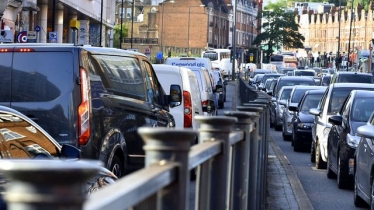 Traffic Chaos on the Finchley Rd 